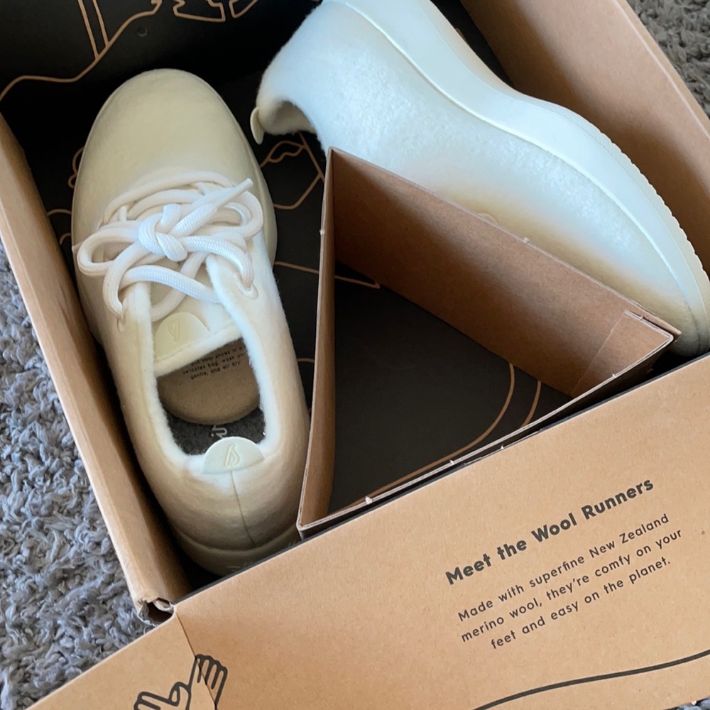 Allbirds Women's Wool Runners, Size 7, Natural White. Never worn, not my size